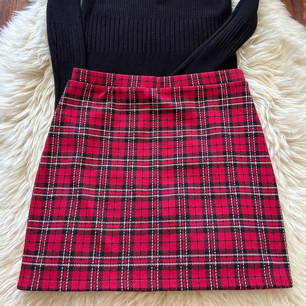 FOREVER21 Red Plaid Mini Skirt - Picture 5 of 6